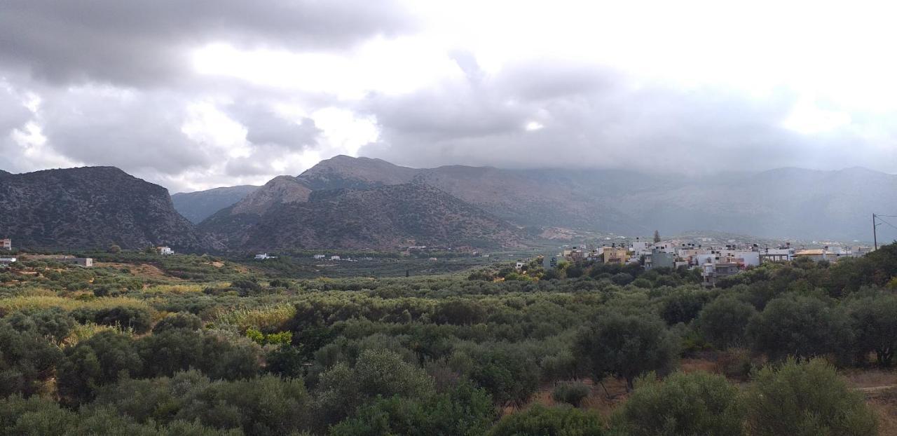 Vila Petrino In Sisi Exteriér fotografie